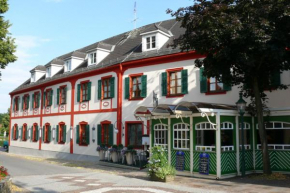 Гостиница Hotel-Restaurant Fischer  Бад Вальтерсдорф